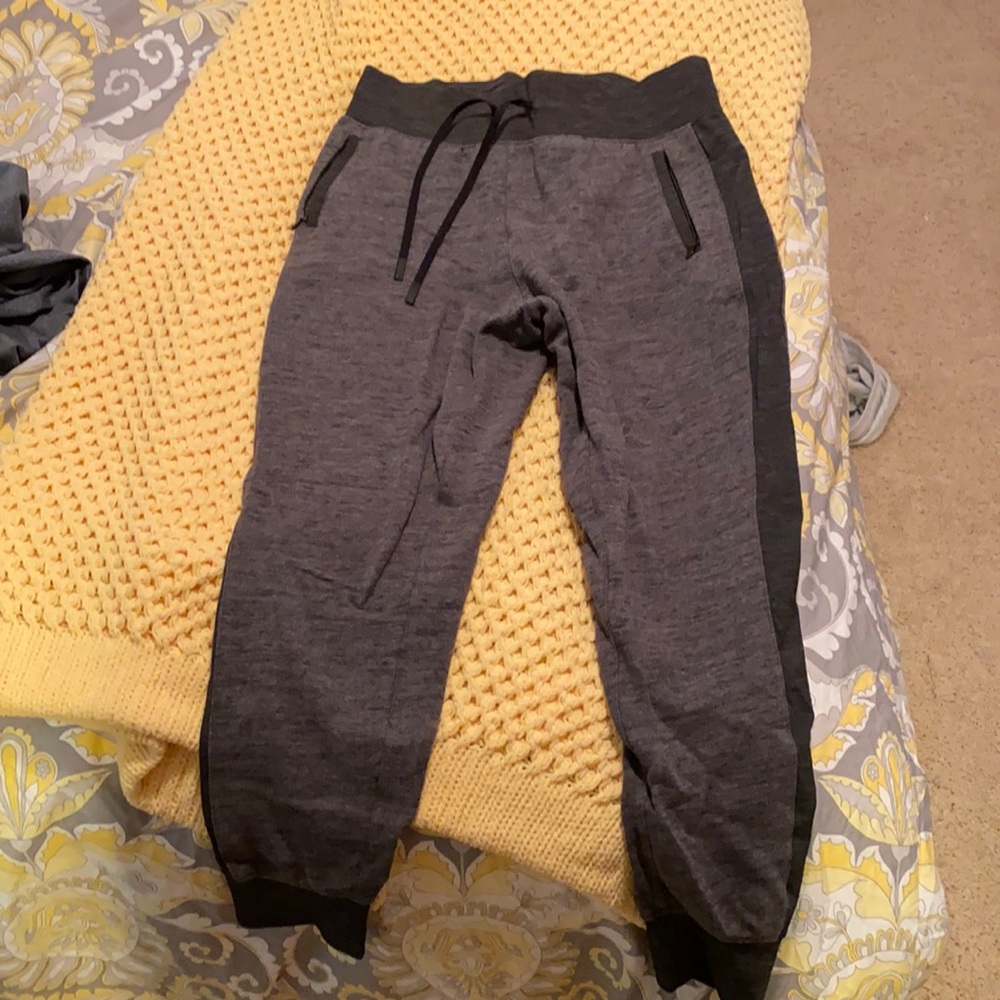 LULULEMON JOGGER